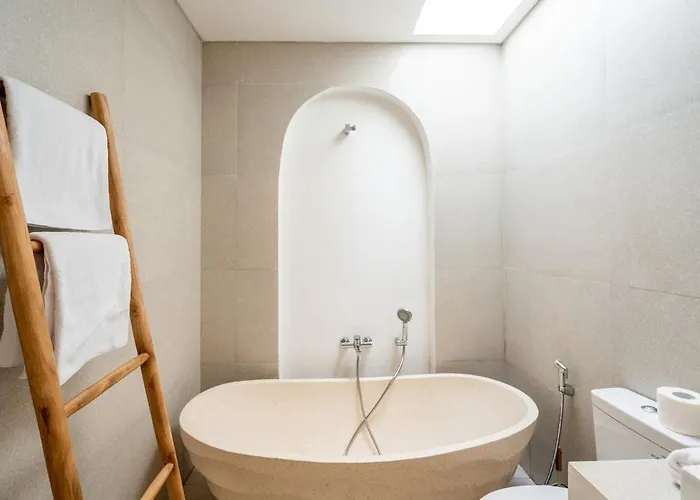 Luva - Stylish 4br Pool Oasis Pererenan Canggu (Bali)